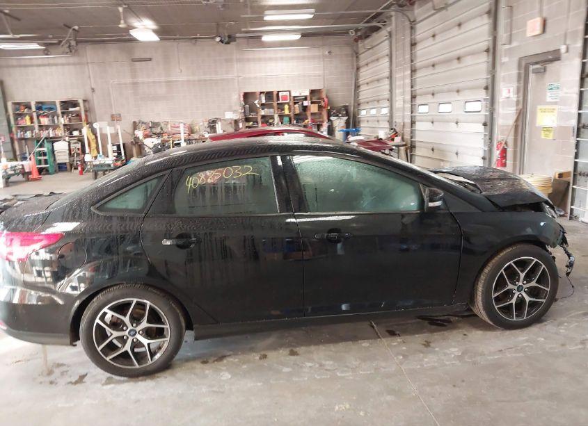 Photo 14 of 2017 Ford Focus SEL (VIN 1FADP3H2XHL306773)