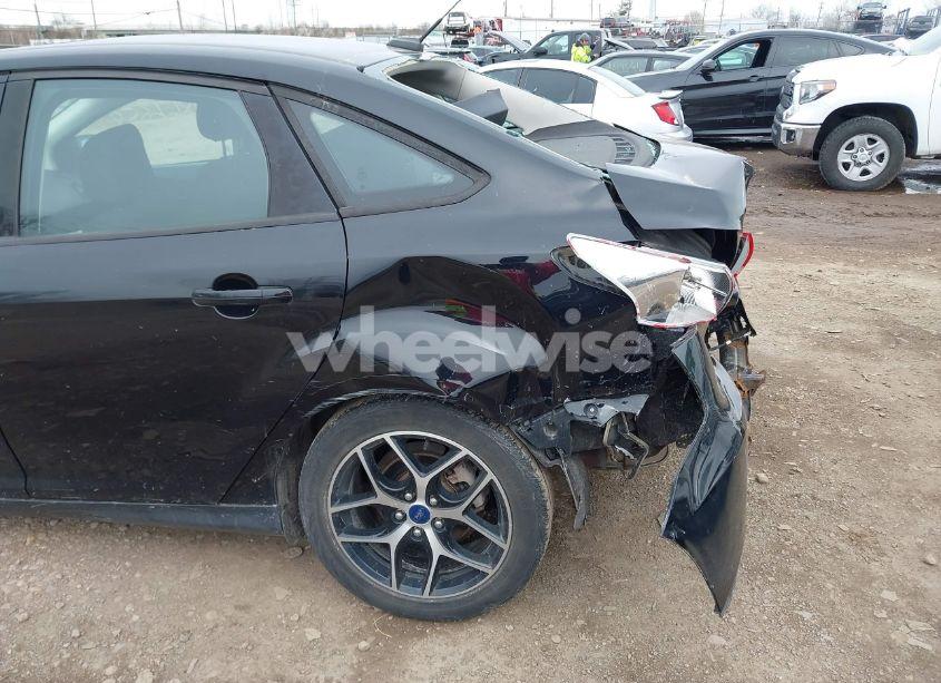 Photo 6 of 2018 Ford Focus SEL (VIN 1FADP3H2XJL222023)