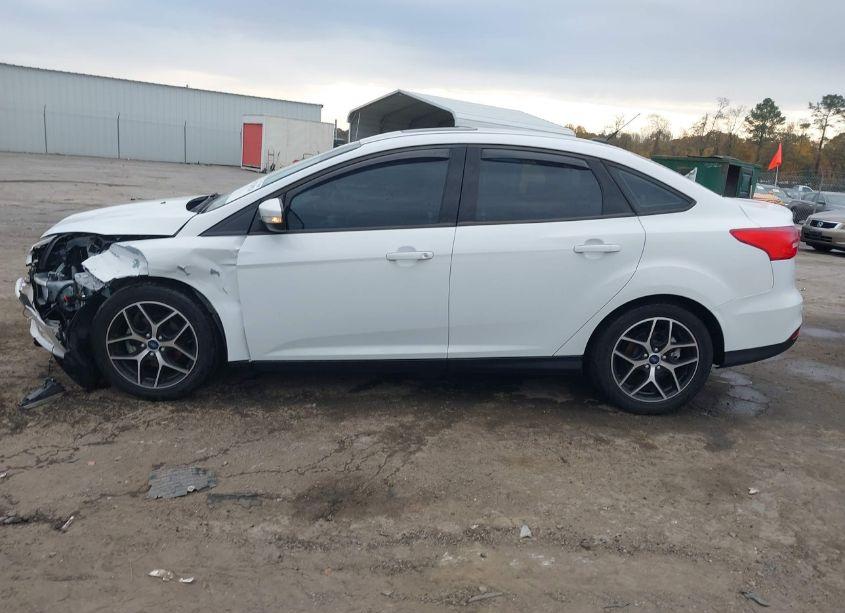 Photo 14 of 2018 Ford Focus SEL (VIN 1FADP3H2XJL299877)