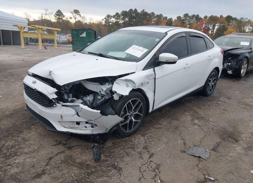 Photo 2 of 2018 Ford Focus SEL (VIN 1FADP3H2XJL299877)