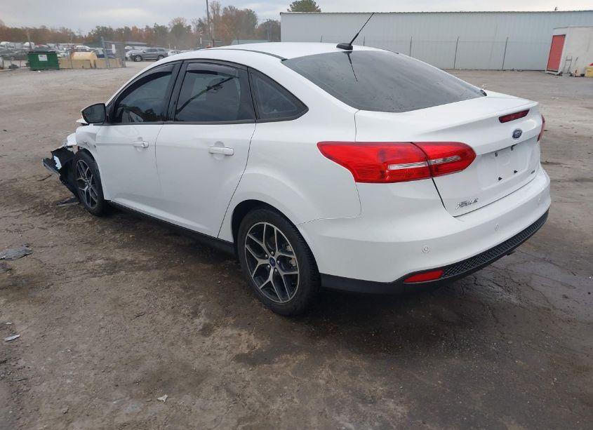 Photo 3 of 2018 Ford Focus SEL (VIN 1FADP3H2XJL299877)