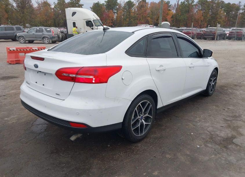 Photo 4 of 2018 Ford Focus SEL (VIN 1FADP3H2XJL299877)