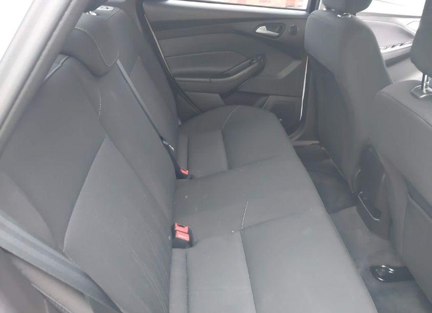 Photo 8 of 2018 Ford Focus SEL (VIN 1FADP3H2XJL299877)