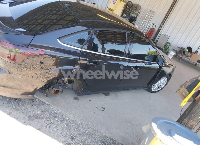 Photo 11 of 2013 Ford Focus TITANIUM (VIN 1FADP3J20DL143491)