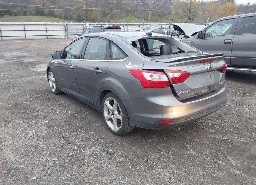 Photo 3 of 2013 Ford Focus TITANIUM (VIN 1FADP3J20DL149856)