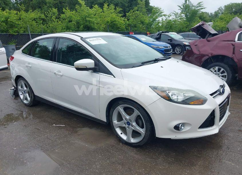 2013 Ford Focus TITANIUM (VIN 1FADP3J20DL158153) main photo