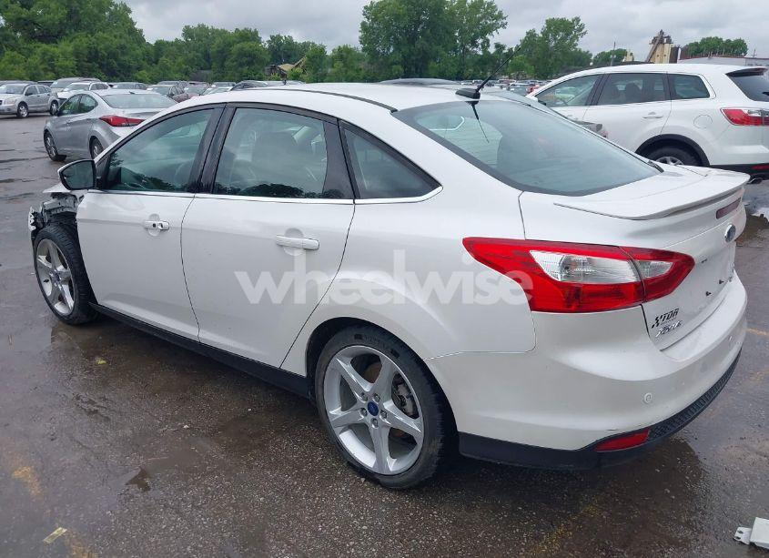 Photo 3 of 2013 Ford Focus TITANIUM (VIN 1FADP3J20DL158153)