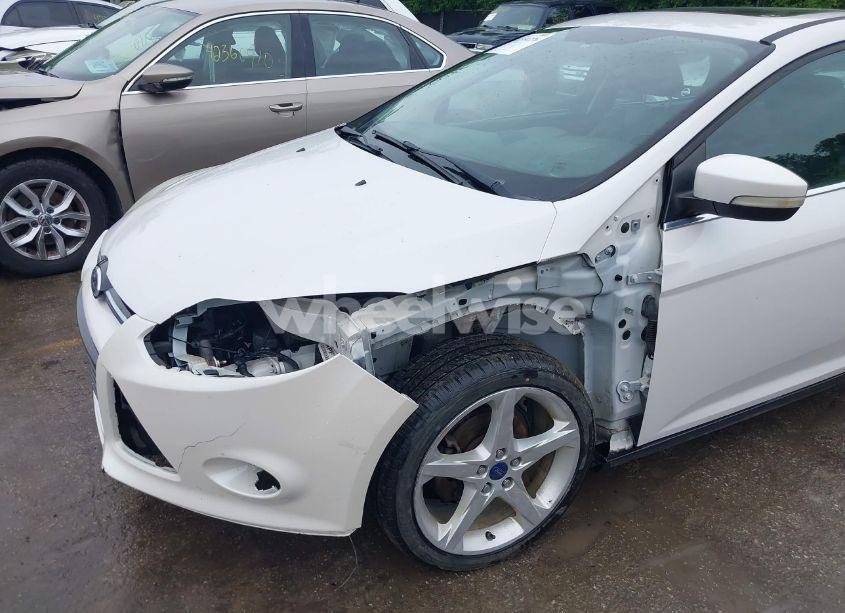 Photo 6 of 2013 Ford Focus TITANIUM (VIN 1FADP3J20DL158153)