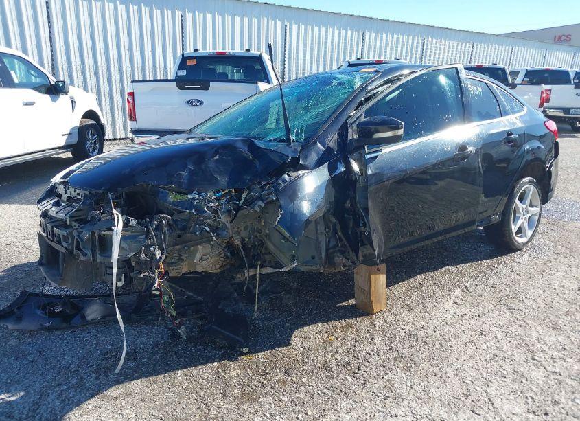 Photo 2 of 2013 Ford Focus TITANIUM (VIN 1FADP3J20DL177155)