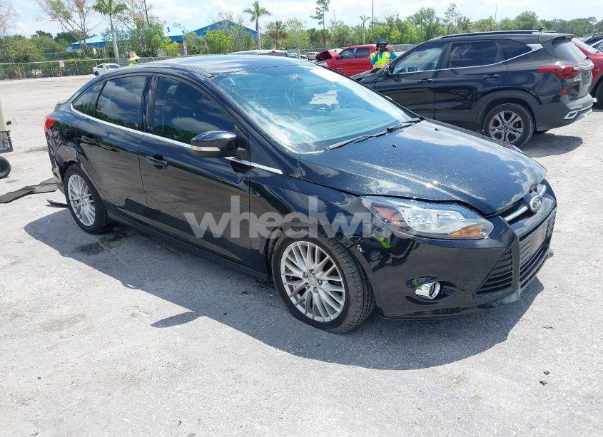 2013 Ford Focus TITANIUM (VIN 1FADP3J20DL305717) main photo