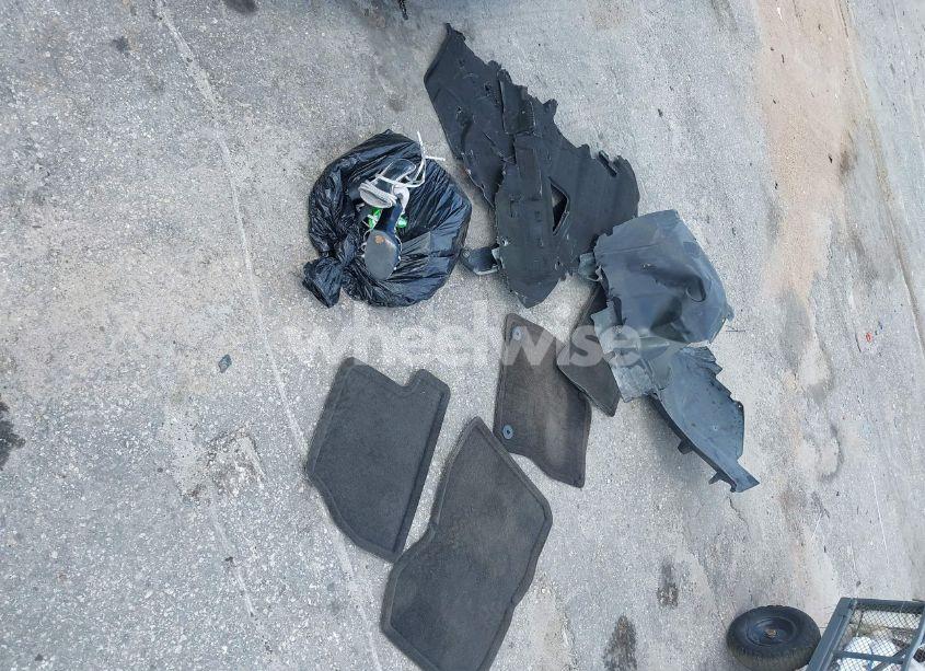 Photo 12 of 2013 Ford Focus TITANIUM (VIN 1FADP3J20DL305717)