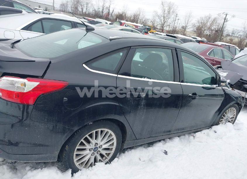 Photo 13 of 2013 Ford Focus TITANIUM (VIN 1FADP3J20DL380224)