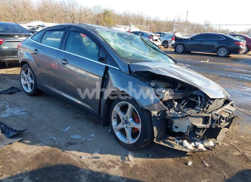2014 Ford Focus TITANIUM (VIN 1FADP3J20EL158963) main photo