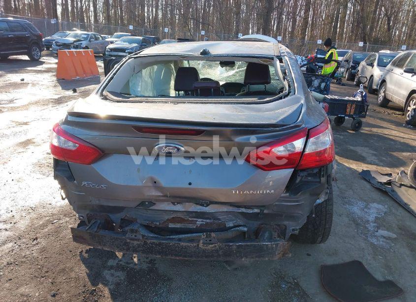 Photo 15 of 2014 Ford Focus TITANIUM (VIN 1FADP3J20EL158963)