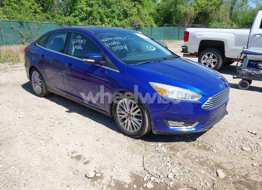 2015 Ford Focus TITANIUM (VIN 1FADP3J20FL304828) main photo