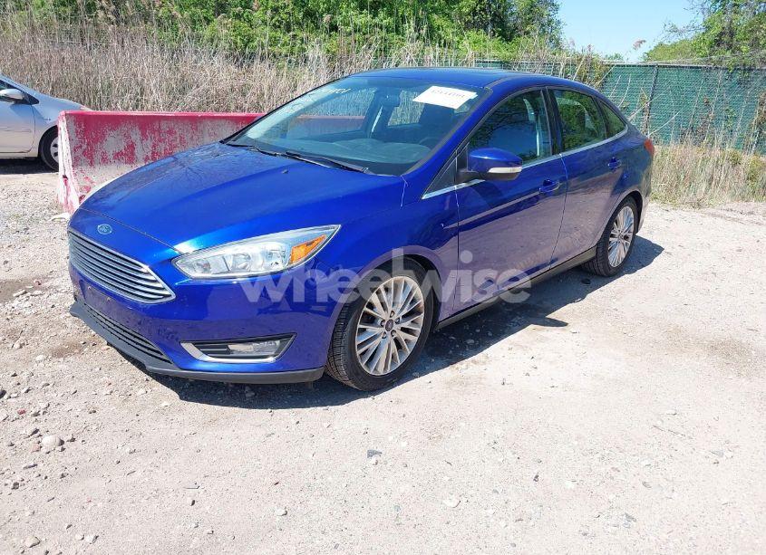 Photo 2 of 2015 Ford Focus TITANIUM (VIN 1FADP3J20FL304828)