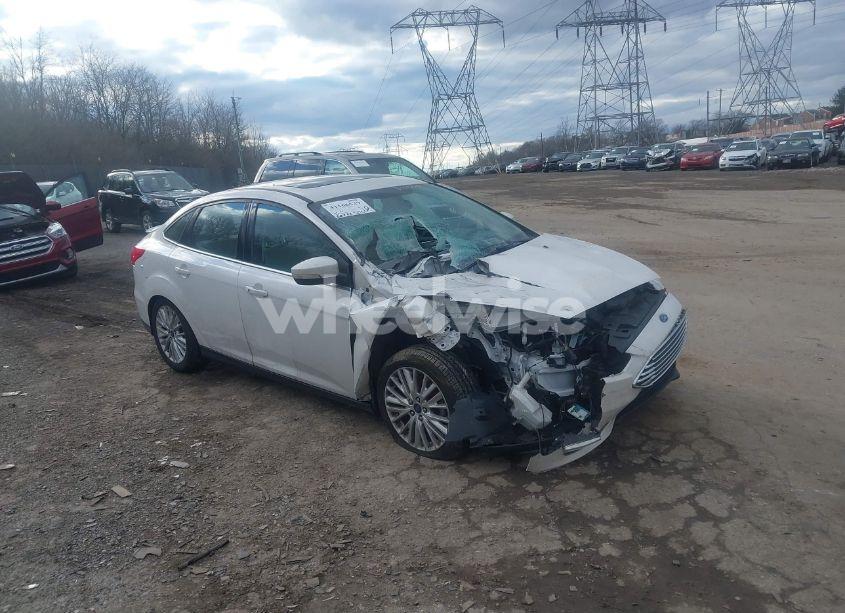 2015 Ford Focus TITANIUM (VIN 1FADP3J20FL321368) main photo