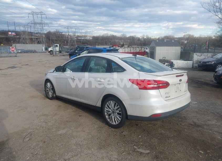 Photo 3 of 2015 Ford Focus TITANIUM (VIN 1FADP3J20FL321368)