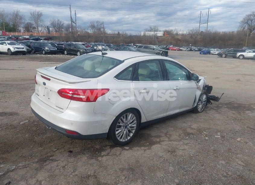 Photo 4 of 2015 Ford Focus TITANIUM (VIN 1FADP3J20FL321368)