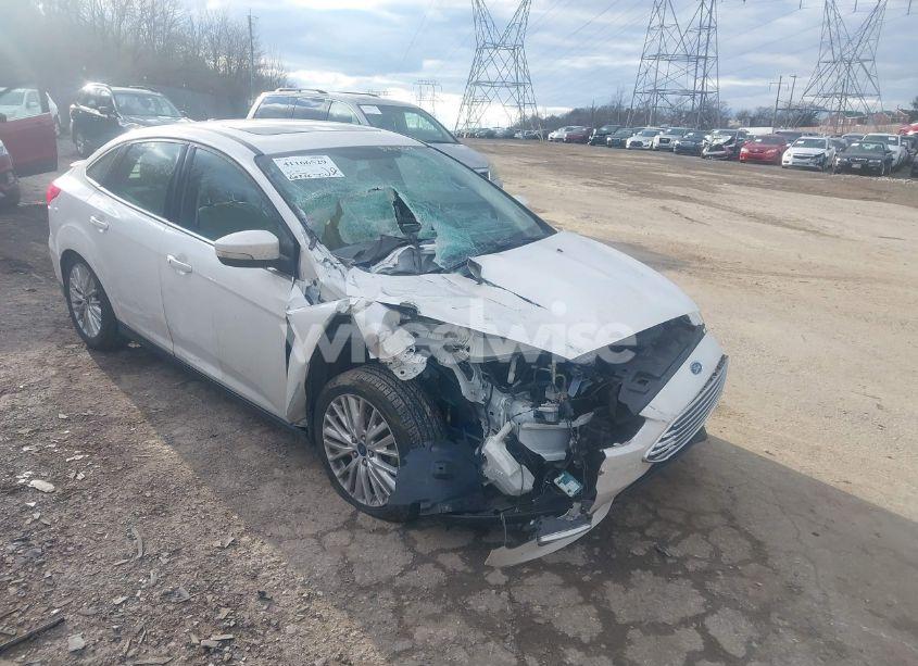 Photo 6 of 2015 Ford Focus TITANIUM (VIN 1FADP3J20FL321368)