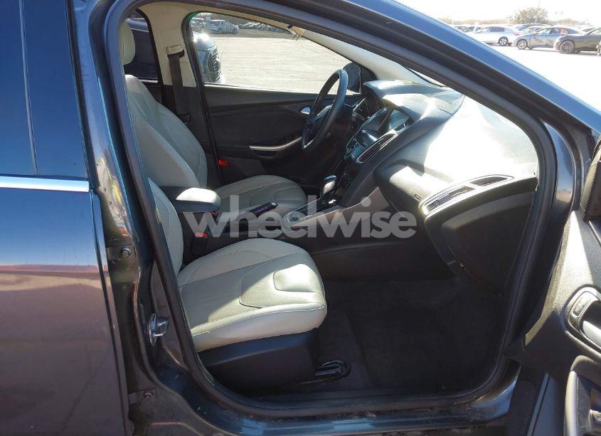 Photo 5 of 2018 Ford Focus TITANIUM (VIN 1FADP3J20JL314378)