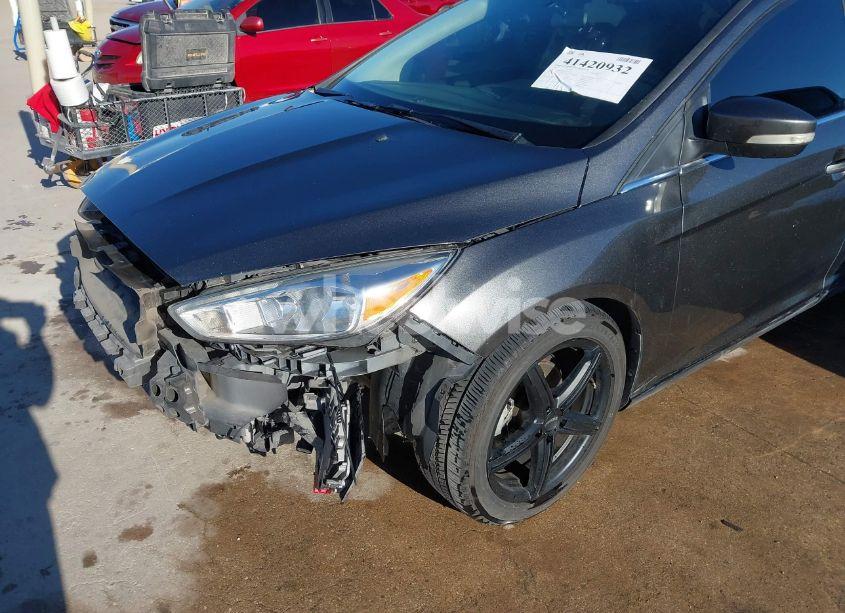 Photo 6 of 2018 Ford Focus TITANIUM (VIN 1FADP3J20JL314378)