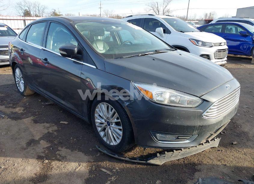 2018 Ford Focus TITANIUM (VIN 1FADP3J20JL317054) main photo