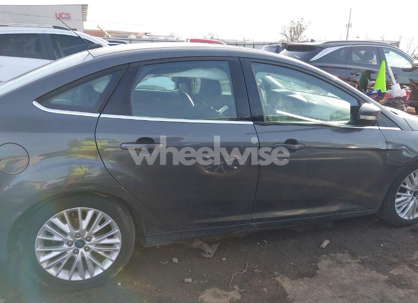 Photo 13 of 2018 Ford Focus TITANIUM (VIN 1FADP3J20JL317054)
