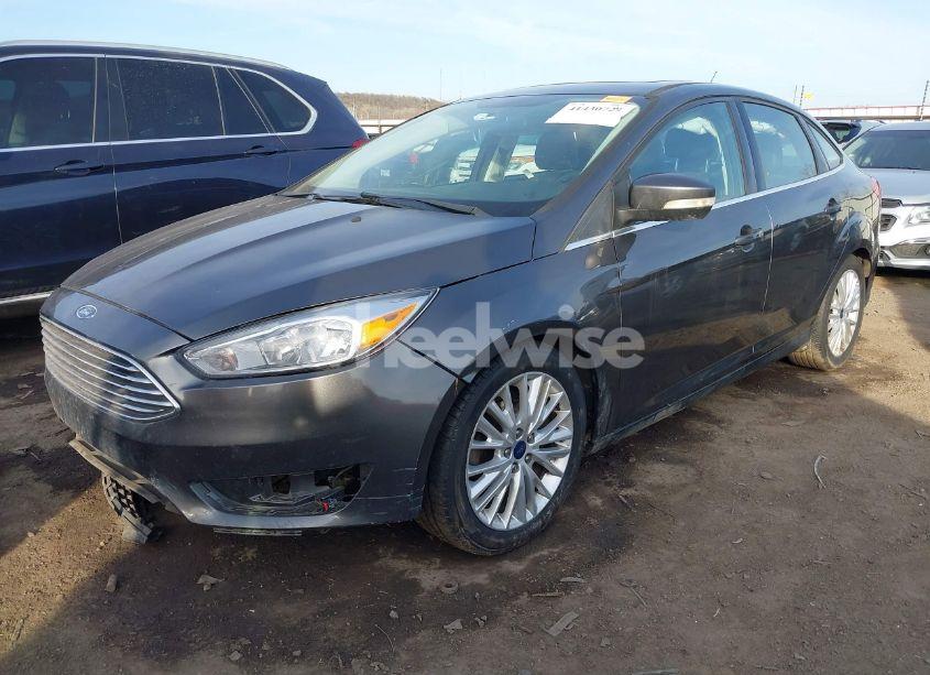 Photo 2 of 2018 Ford Focus TITANIUM (VIN 1FADP3J20JL317054)
