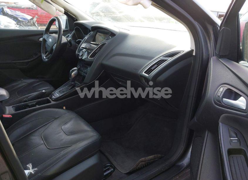 Photo 5 of 2018 Ford Focus TITANIUM (VIN 1FADP3J20JL317054)