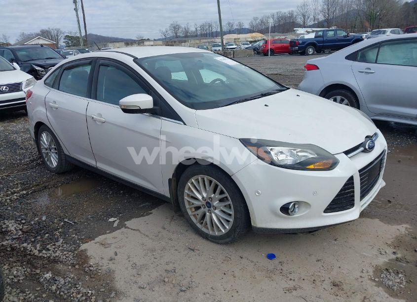 2013 Ford Focus TITANIUM (VIN 1FADP3J21DL112055) main photo
