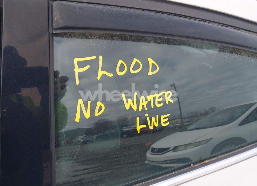 Photo 12 of 2013 Ford Focus TITANIUM (VIN 1FADP3J21DL112055)