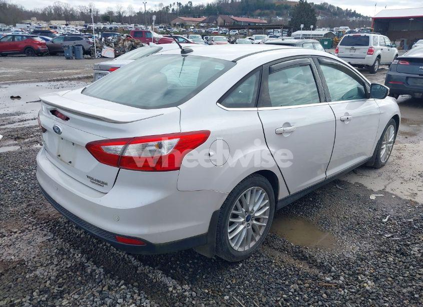 Photo 4 of 2013 Ford Focus TITANIUM (VIN 1FADP3J21DL112055)