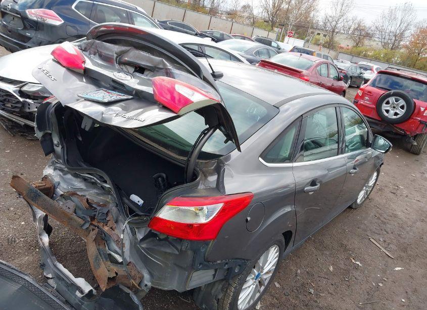 Photo 4 of 2013 Ford Focus TITANIUM (VIN 1FADP3J21DL141894)