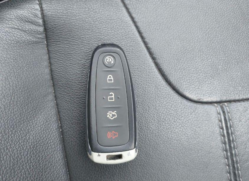 Photo 11 of 2013 Ford Focus TITANIUM (VIN 1FADP3J21DL378711)