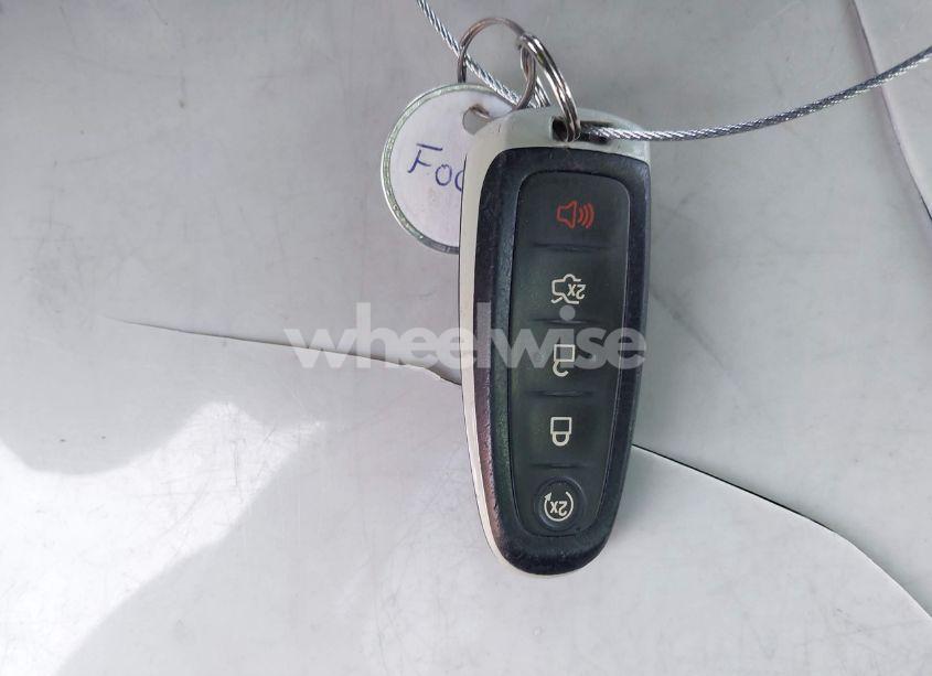 Photo 11 of 2014 Ford Focus TITANIUM (VIN 1FADP3J21EL233766)