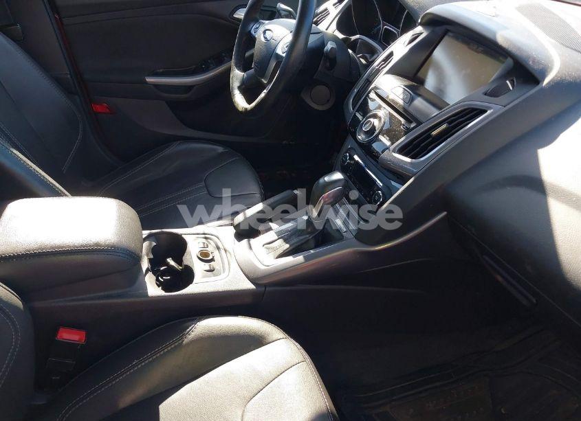 Photo 5 of 2014 Ford Focus TITANIUM (VIN 1FADP3J21EL240278)