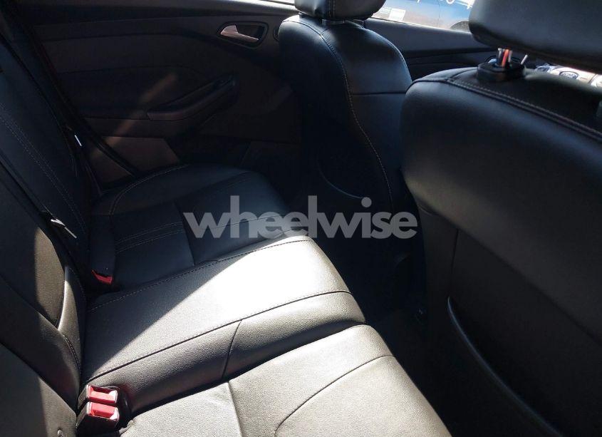 Photo 8 of 2014 Ford Focus TITANIUM (VIN 1FADP3J21EL240278)