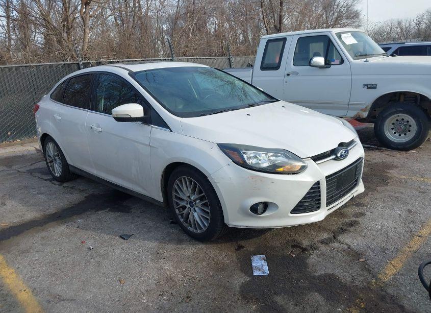 2014 Ford Focus TITANIUM (VIN 1FADP3J21EL452355) main photo