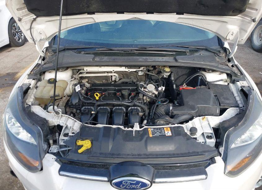 Photo 10 of 2014 Ford Focus TITANIUM (VIN 1FADP3J21EL452355)