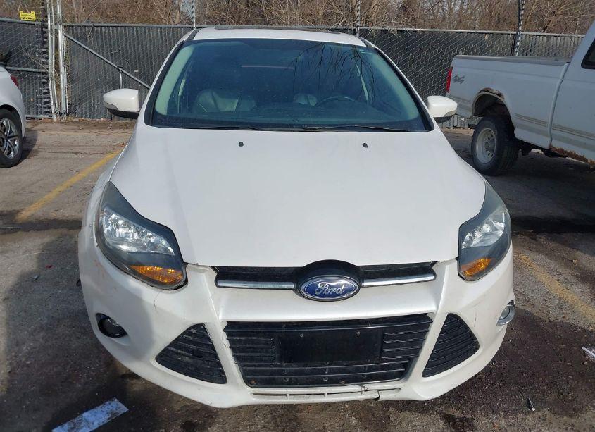 Photo 6 of 2014 Ford Focus TITANIUM (VIN 1FADP3J21EL452355)