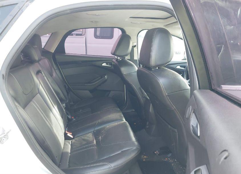 Photo 8 of 2014 Ford Focus TITANIUM (VIN 1FADP3J21EL452355)