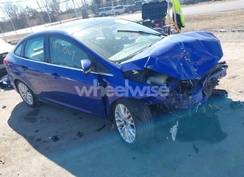 2015 Ford Focus TITANIUM (VIN 1FADP3J21FL201000) main photo
