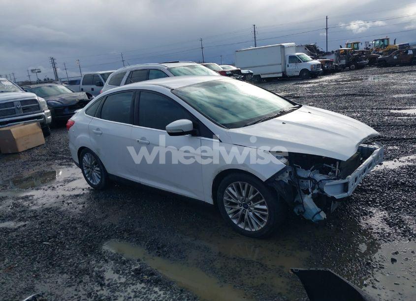 2015 Ford Focus TITANIUM (VIN 1FADP3J21FL251427) main photo