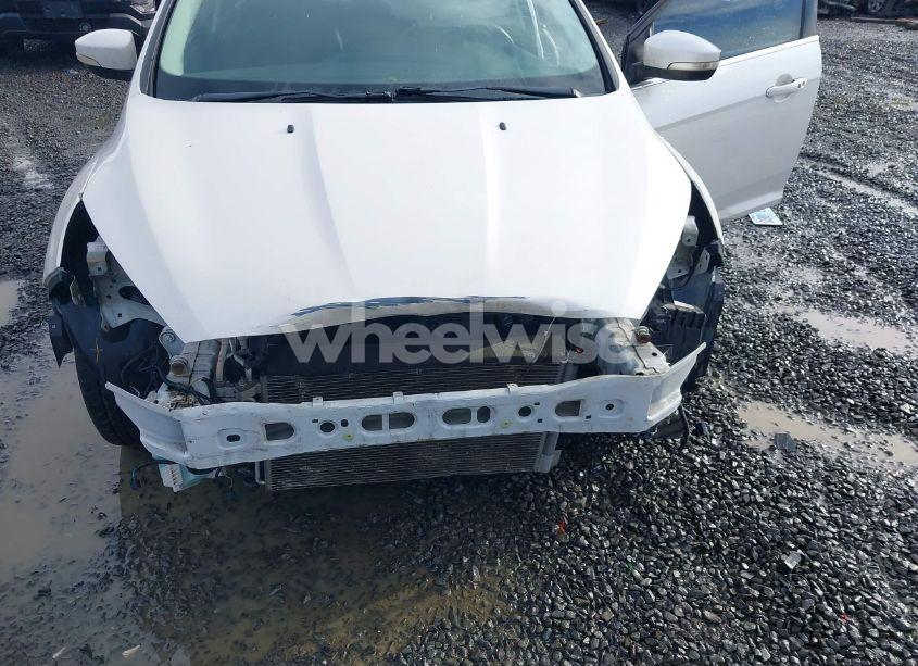 Photo 6 of 2015 Ford Focus TITANIUM (VIN 1FADP3J21FL251427)