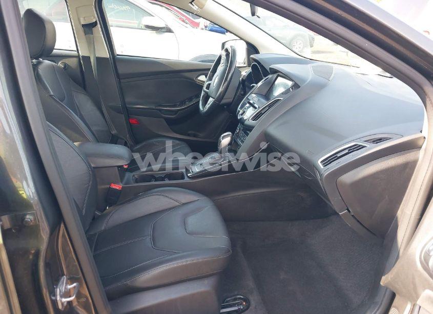 Photo 5 of 2017 Ford Focus TITANIUM (VIN 1FADP3J21HL203736)