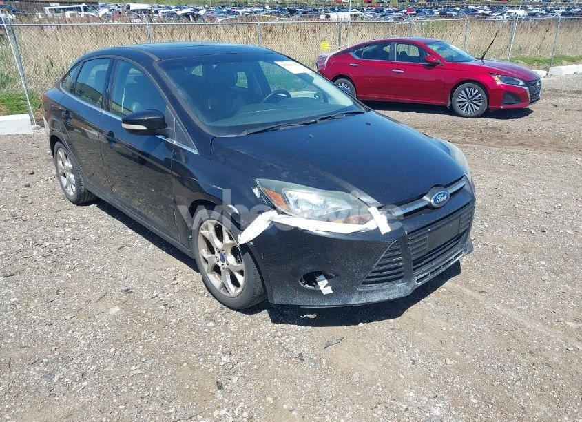 2013 Ford Focus TITANIUM (VIN 1FADP3J22DL106166) main photo