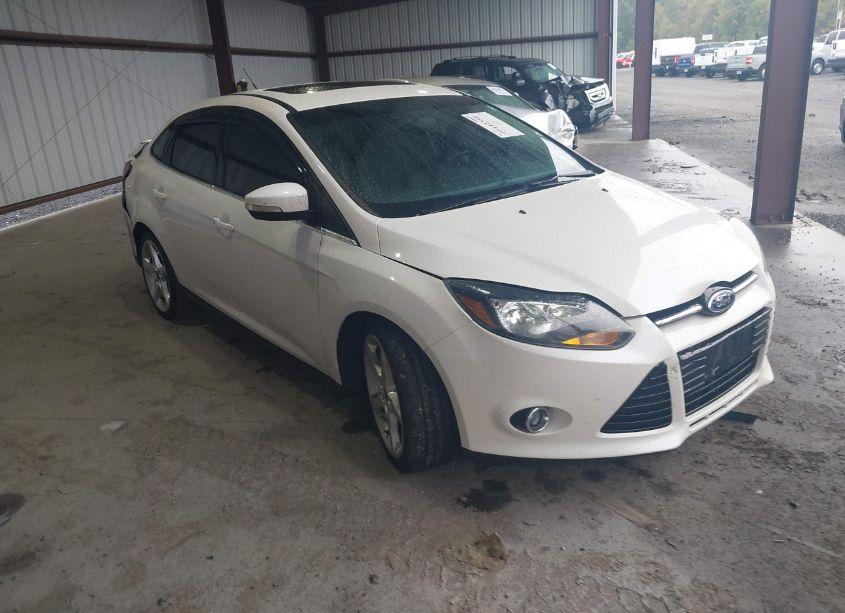 2013 Ford Focus TITANIUM (VIN 1FADP3J22DL241602) main photo