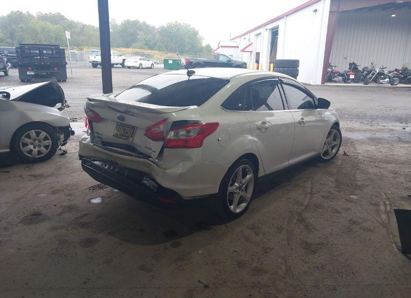 Photo 4 of 2013 Ford Focus TITANIUM (VIN 1FADP3J22DL241602)