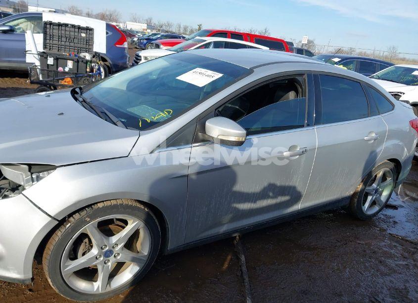 Photo 15 of 2013 Ford Focus TITANIUM (VIN 1FADP3J22DL300647)
